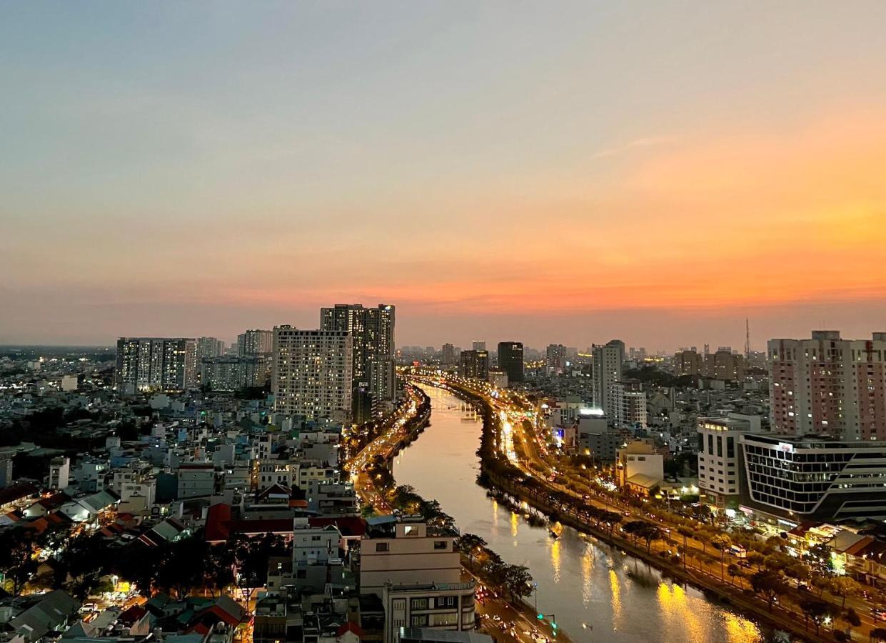 Spacious Saigon - Infinity Pool Signature ホーチミン市 エクステリア 写真